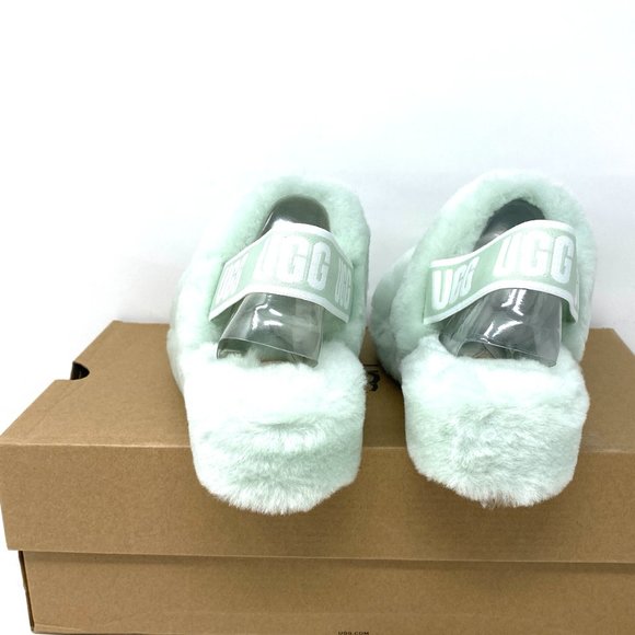 UGG Womens Size 8 1107953 RMN OH YEAH Pale Green Sheepskin Slides Slipper Sandal - Picture 2 of 10